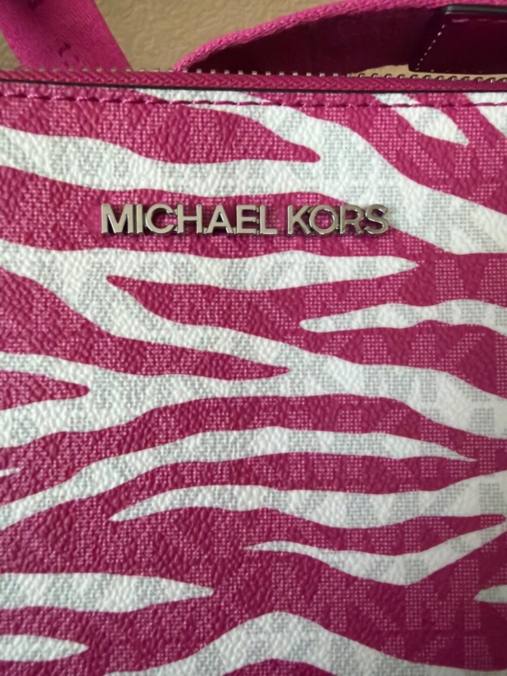Michael Kors Pink Zebra Print Crossbody Purse 3-Pc Coin Earbud Set - Like New - Picture 11 of 16